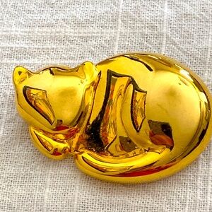Vintage 1994 Signed Liz Claiborne Gold Toned CAT Broach